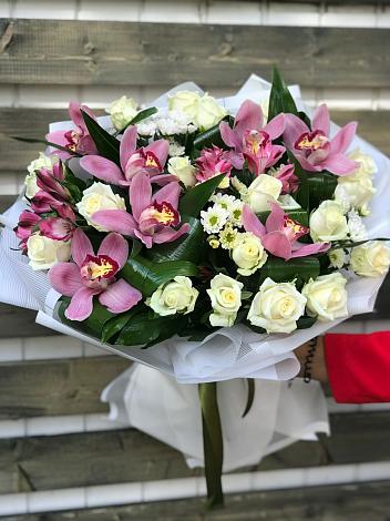 Букет цветов из: Розы и Хризантемы в Покровке