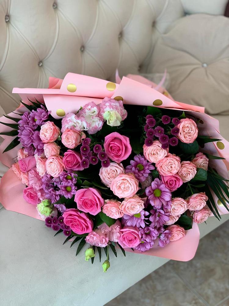 Букет цветов из: Хризантемы, Розы и Лизиантусы в Покровке