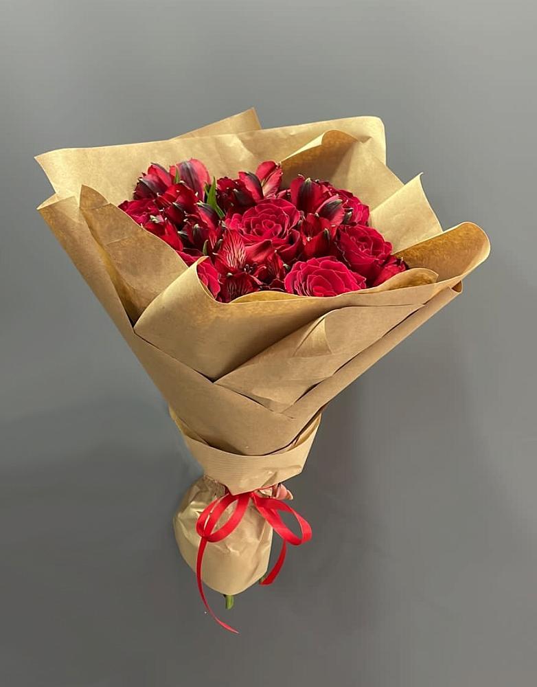 Букет цветов из: Альстромерии и Розы в Покровке