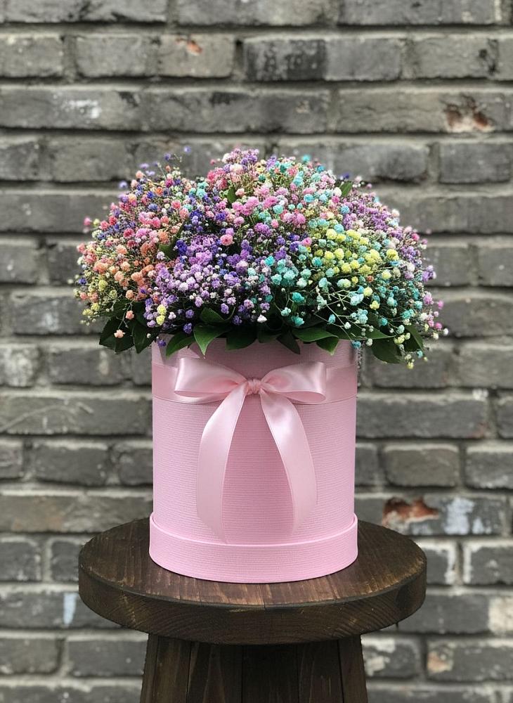 Цветочная композиция из Гипсофила и Розы в шляпной коробке в Покровке