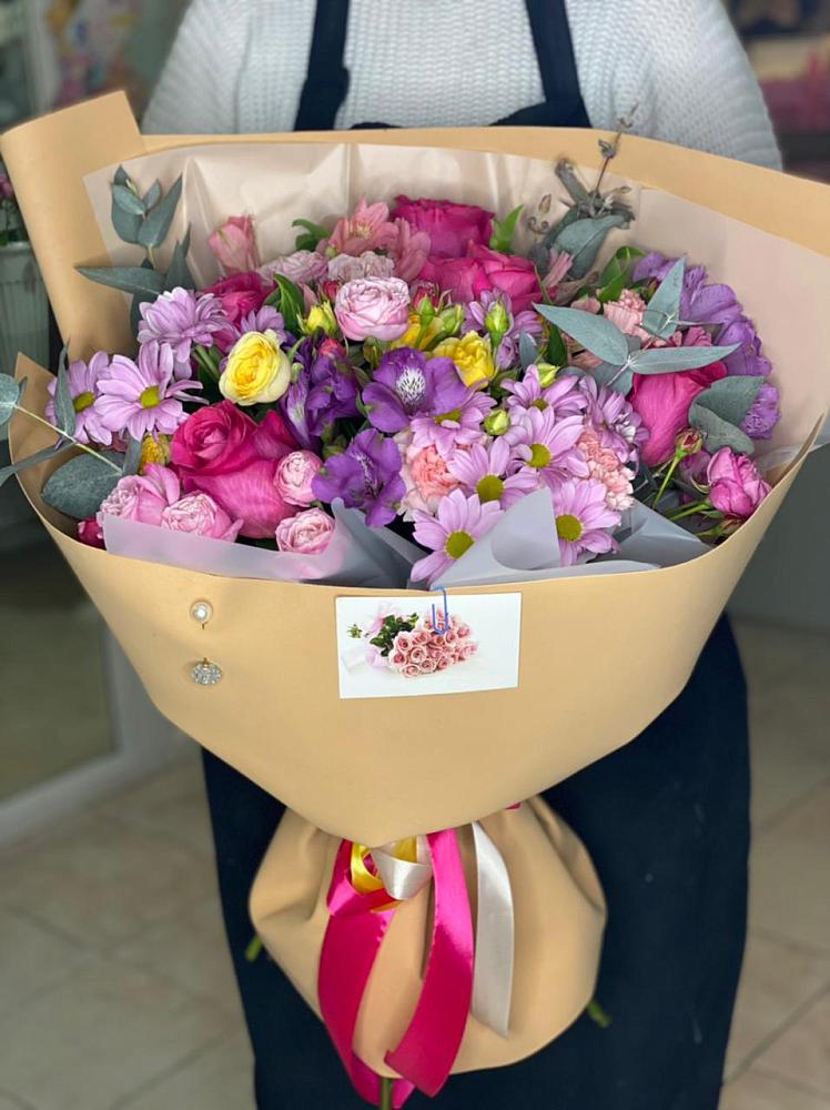 Букет цветов из: Хризантемы, Гвоздики и Альстромерии в Покровке