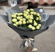 Букет Белые кустовые розы Солинеро в Покровке