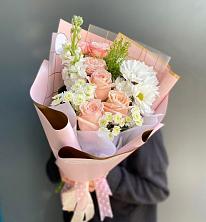 Букет цветов из:  Хризантемы и Розы в Покровке