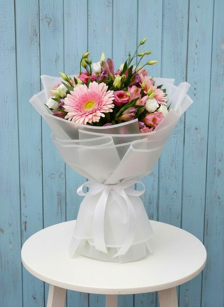 Букет цветов из: Герберы, Альстромерии и Лизиантусы в Покровке