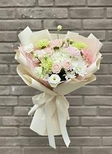 Букет цветов из:  Гвоздики, Розы, Лизиантусы и Хризантемы #REPLACE_PRED# Покровке