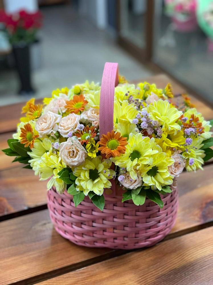 Цветочная композиция из Хризантемы и Розы в корзине в Покровке