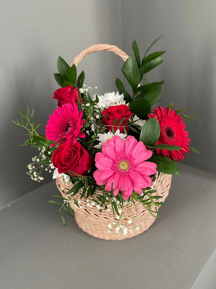 Цветочная композиция из Розы, Хризантемы и Герберы в корзине в Покровке