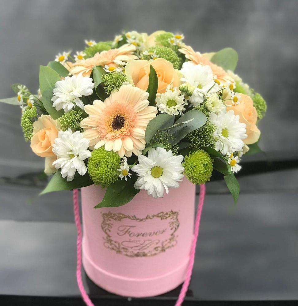 Цветочная композиция из Розы, Герберы и Хризантемы в шляпной коробке в Покровке