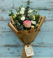 Букет цветов из:  Розы и Лизиантусы в Покровке