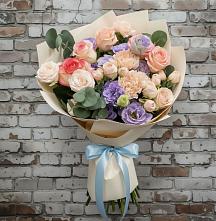 Букет цветов из:  Розы, Лизиантусы и Гвоздики в Покровке